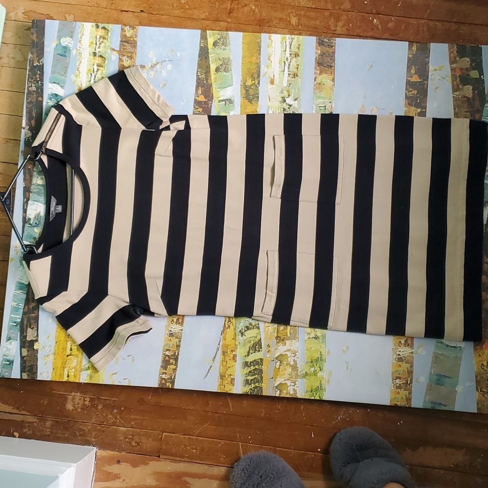 LL Bean signature structured T Shirt dress - Picture 3 of 10